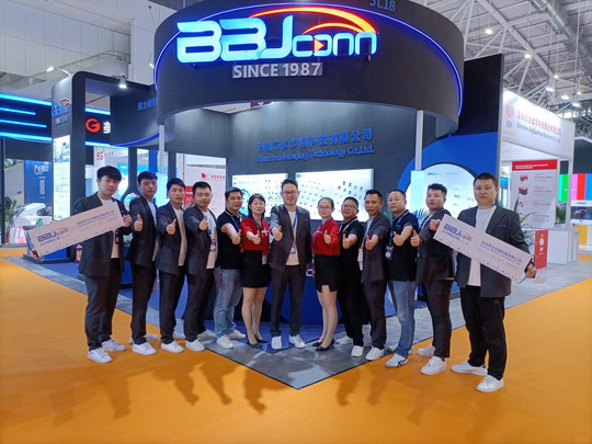 2021年步步精科技ELEXCON電子展團隊